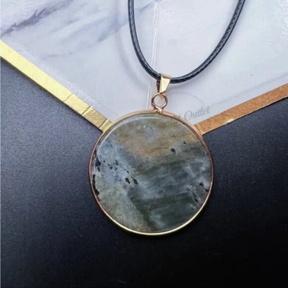 Jewelry - 75 🖤 Labradorite Glamorous Rock Crystal Pendant Necklace - Round Amulet Charm
